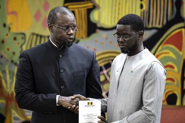 Ousmane Sonko enfonce Diomaye: « Ces textes ne sont pas tombés du ciel, ils sont le fruit de plus de dix ans de travail » Ousmane Sonko enfonce Diomaye: « Ces textes ne sont pas tombés du ciel, ils sont le fruit de plus de dix ans de travail »