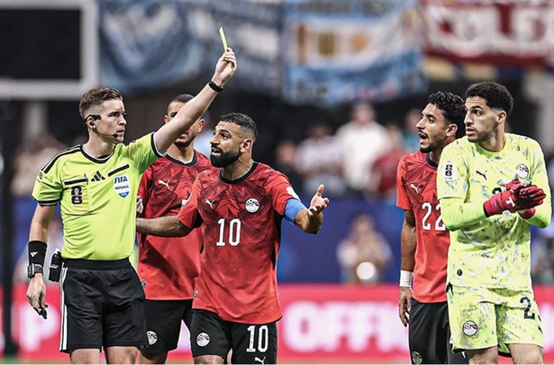 Mondial 2026 : l'Égypte saisit la FIFA et réclame l'exclusion de l'arbitre français Mondial 2026 : l'Égypte saisit la FIFA et réclame l'exclusion de l'arbitre français