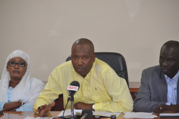 Report des Elections consulaires: Le camp du candidat Serigne Mboup prévient à l'Etat Report des Elections consulaires: Le camp du candidat Serigne Mboup prévient à l'Etat