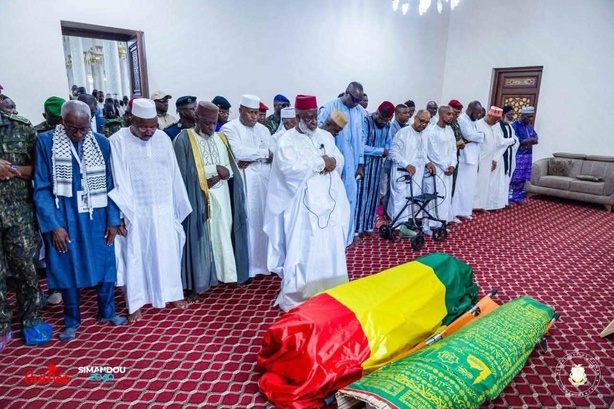 Guinée : Hadja Andrée Touré inhumée en présence de Mamadi Doumbouya