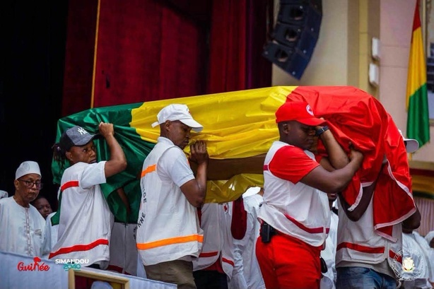 Guinée : Hadja Andrée Touré inhumée en présence de Mamadi Doumbouya