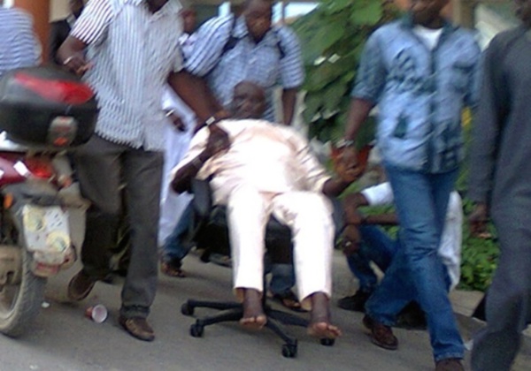 Après Karim Wade, Alioune Samba Diassé aussi a pris son avion Après Karim Wade, Alioune Samba Diassé aussi a pris son avion