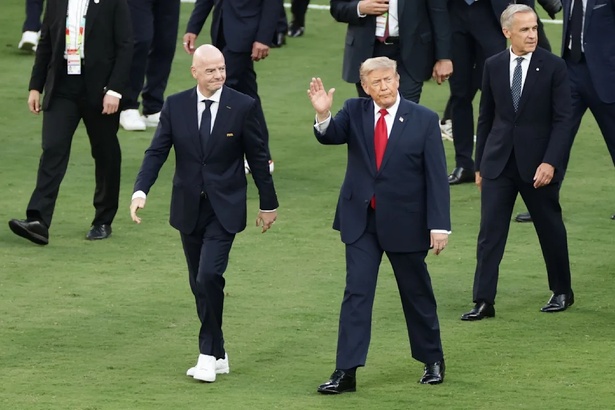 Coupe du monde : Trump et Infantino hués par le public lors de la remise du trophée Coupe du monde : Trump et Infantino hués par le public lors de la remise du trophée