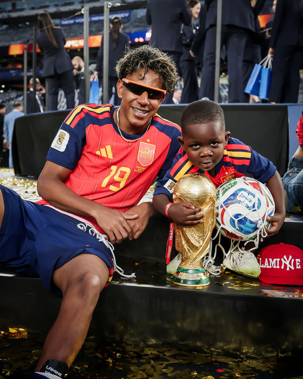 Coupe du monde 2026 : Keyne, le petit frère de Lamine Yamal, fait craquer les supporters Coupe du monde 2026 : Keyne, le petit frère de Lamine Yamal, fait craquer les supporters