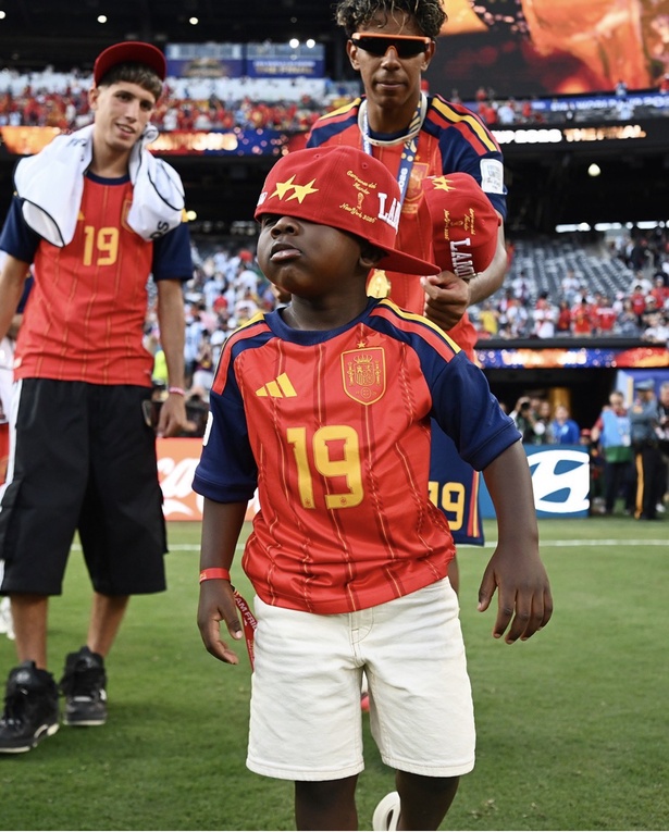Coupe du monde 2026 : Keyne, le petit frère de Lamine Yamal, fait craquer les supporters Coupe du monde 2026 : Keyne, le petit frère de Lamine Yamal, fait craquer les supporters