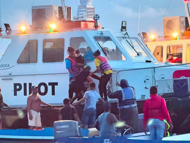 Guyana : le bilan du naufrage du ferry MV Barima s'alourdit à au moins 27 morts Guyana : le bilan du naufrage du ferry MV Barima s'alourdit à au moins 27 morts