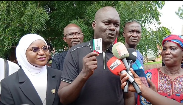 Bignona : l'ex-responsable de l'APR Sékou Diedhiou rejoint officiellement le parti d'Ousmane Sonko Bignona : l'ex-responsable de l'APR Sékou Diedhiou rejoint officiellement le parti d'Ousmane Sonko