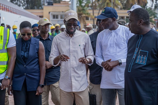 Dakar : Bassirou Diomaye Faye réceptionne la piscine olympique et le stade Iba Mar Diop