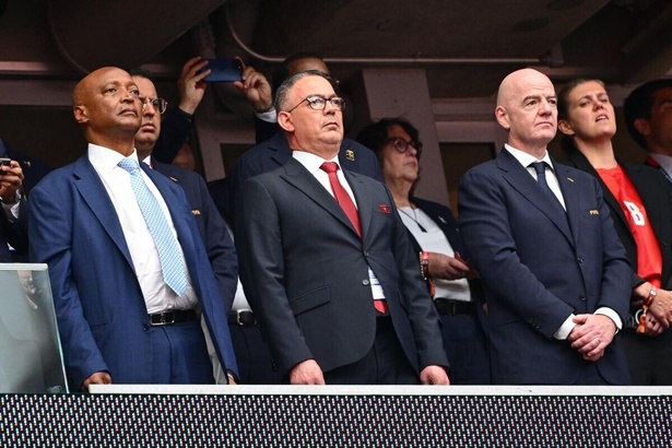 Projet de Gianni Infantino : l'UEFA défend le football, la CAF privilégie l'argent Projet de Gianni Infantino : l'UEFA défend le football, la CAF privilégie l'argent