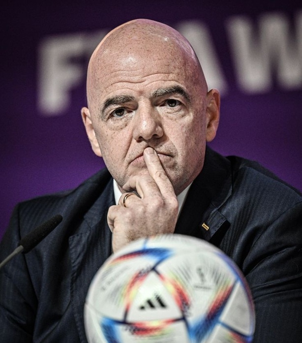 FIFA : après l'échec de sa réforme, Gianni Infantino fragilisé et menacé de départ FIFA : après l'échec de sa réforme, Gianni Infantino fragilisé et menacé de départ