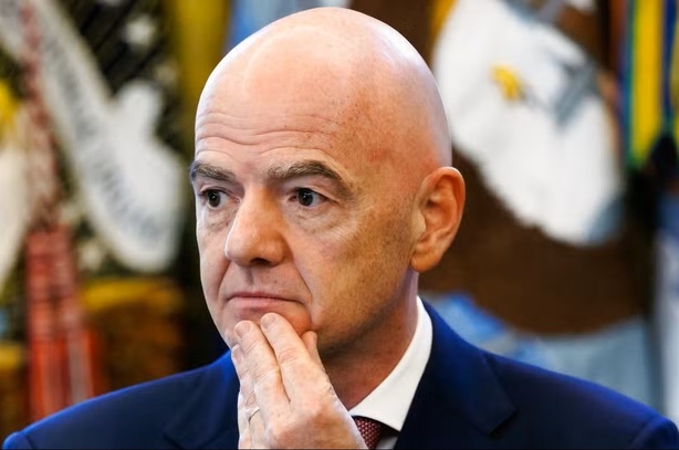 Présidence de la FIFA : une fédération retire son soutien à Gianni Infantino Présidence de la FIFA : une fédération retire son soutien à Gianni Infantino