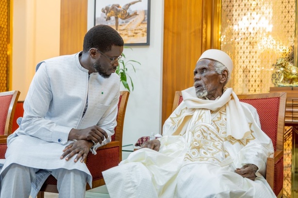 Palais de la République : Bassirou Diomaye Faye reçoit le Khalife général de Darou Salam Chérif