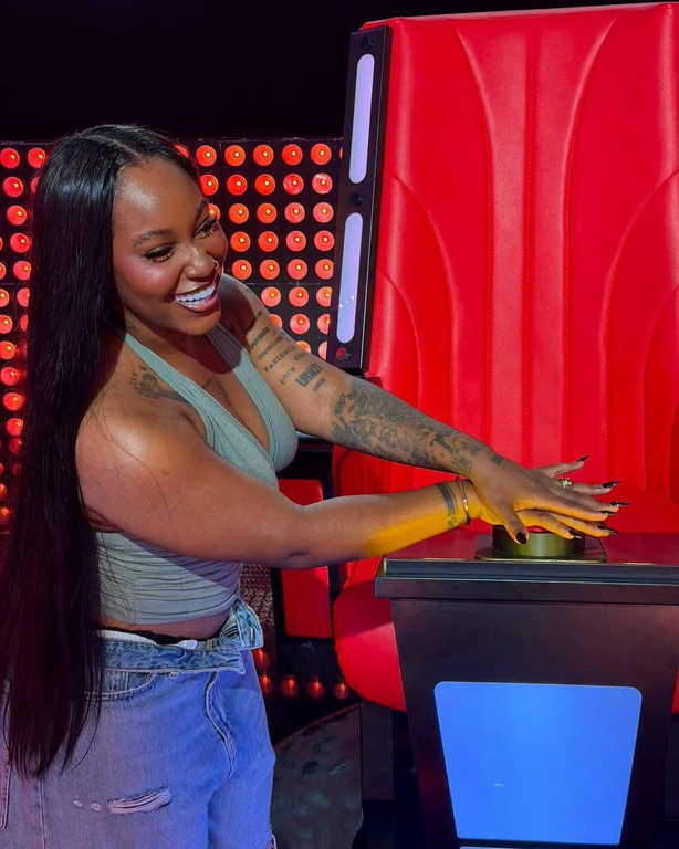 Emma’a : « Quelle incroyable opportunité d’avoir pu m’asseoir sur le fauteuil mythique de The Voice ! »