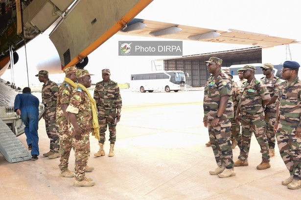 Mali : l’armée annonce la libération de 82 militaires retenus en otage