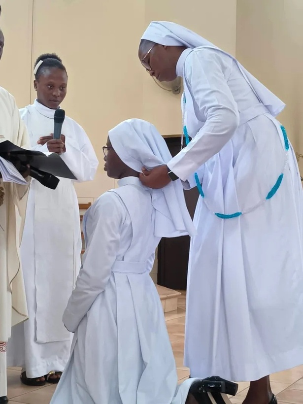Guinée-Bissau : la fille d’un imam devient sœur catholique à 27 ans Guinée-Bissau : la fille d’un imam devient sœur catholique à 27 ans