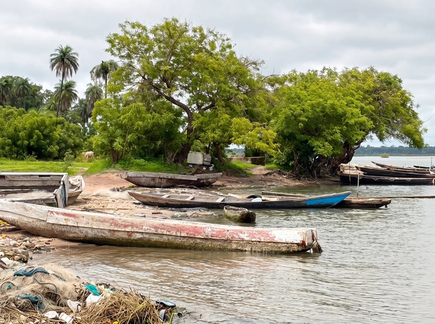 FLEUVE SOUNGROUGROU : la baignade qui purifie les circoncis