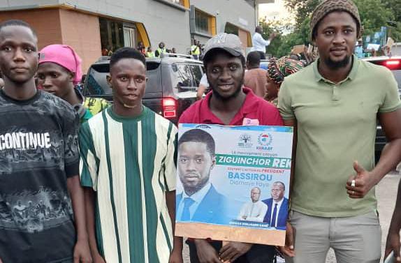 Accueil triomphal du ministre Yankhoba Diémé à Ziguinchor : Idrissa Benjamin SANE déroule le tapis rouge à l’enfant de Bignona
