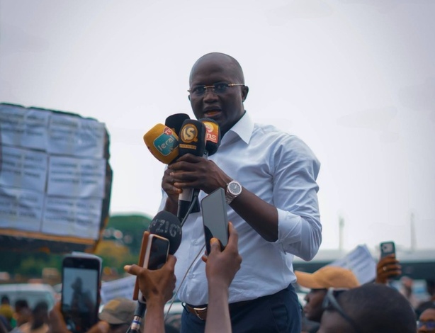 « Yankoba Jacob DIÉMÉ : Le fusible du Président, le chantier de la Casamance. » (Par Kambatouko MENDY) « Yankoba Jacob DIÉMÉ : Le fusible du Président, le chantier de la Casamance. » (Par Kambatouko MENDY)