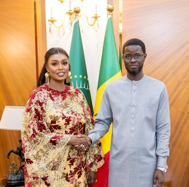 Bakel : Amy Yaya Diallo « Anne Mary » rejoint Kiiraay et affiche son soutien à Diomaye Faye Bakel : Amy Yaya Diallo « Anne Mary » rejoint Kiiraay et affiche son soutien à Diomaye Faye