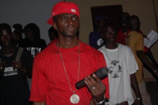 L’animateur Walf Tv, Sol Dji se fait passer pour un policier