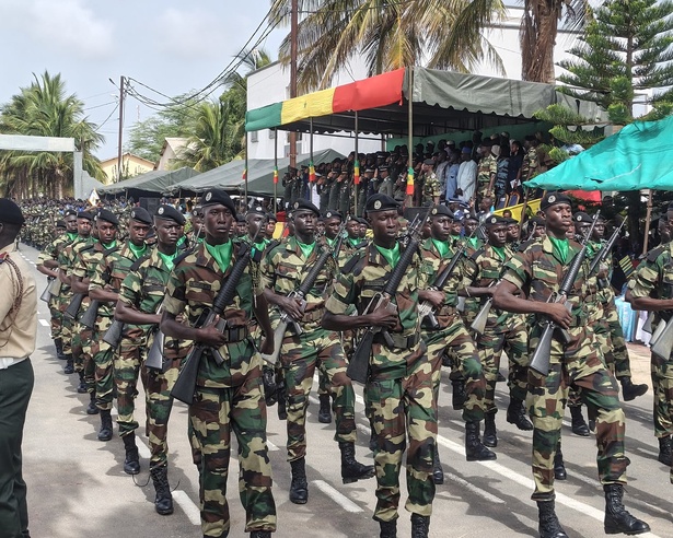 Armée sénégalaise : 1 842 nouvelles recrues, dont 86 femmes, prêtes à servir Armée sénégalaise : 1 842 nouvelles recrues, dont 86 femmes, prêtes à servir