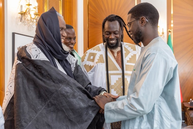 Au Palais, Diomaye Faye reçoit le guide religieux Cheikh Ndiguel Sène
