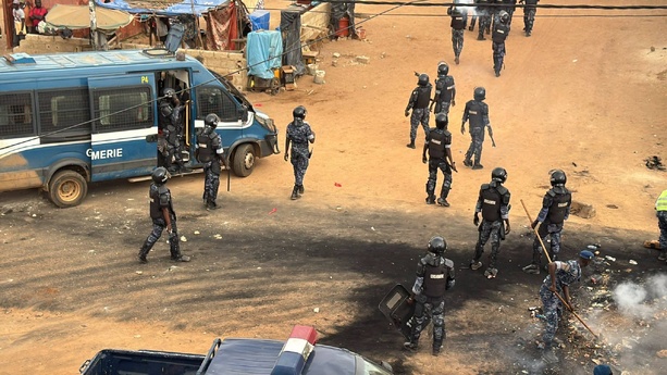 Bambilor : manifestation contre un litige foncier, la circulation paralysée Bambilor : manifestation contre un litige foncier, la circulation paralysée