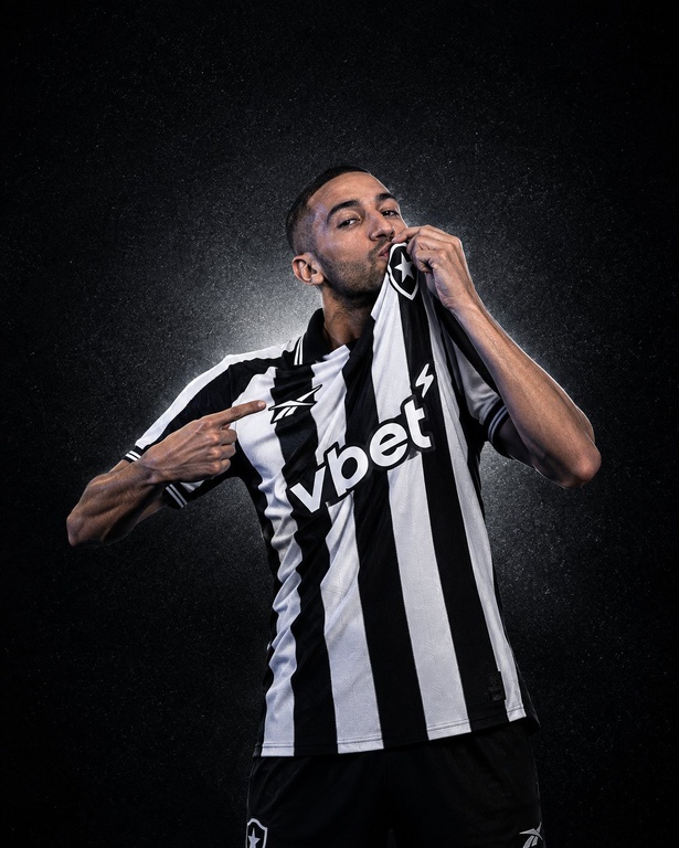 Transfert : Hakim Ziyech rejoint Botafogo et s’offre un nouveau défi au Brésil Transfert : Hakim Ziyech rejoint Botafogo et s’offre un nouveau défi au Brésil