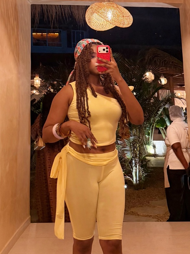 Ciblée à son arrivée au Sénégal, Mourzane Ousmanou rebondit dans le digital