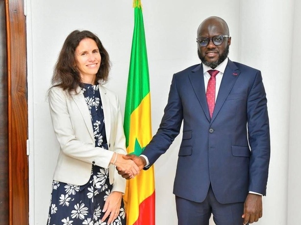 Assemblée nationale : El Malick Ndiaye reçoit l’ambassadrice du Royaume-Uni au Sénégal 