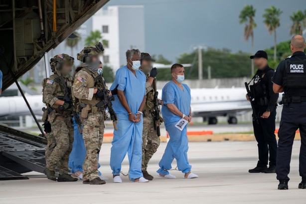 Haïti : 18 suspects dans l’assassinat de Jovenel Moïse extradés vers les États-Unis