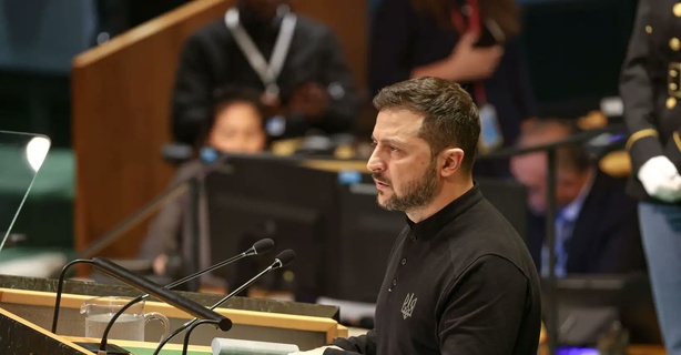 Volodymyr Zelensky: l’Ukraine a choisi de «ne pas mourir» et de défendre son indépendance