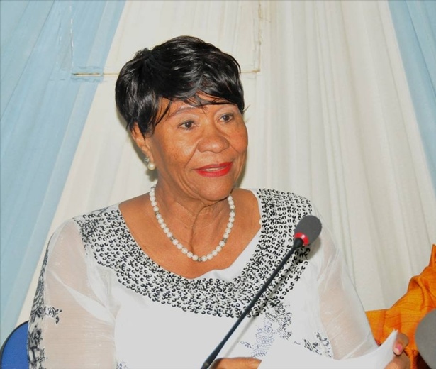 Nécrologie : Hélène Arley, grande voix de Radio Sénégal, s’est éteinte Nécrologie : Hélène Arley, grande voix de Radio Sénégal, s’est éteinte