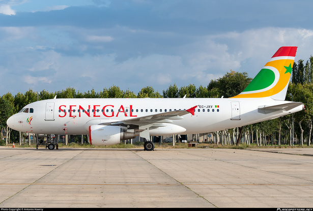 Air Sénégal : soupçons de convoyage rémunéré de colis, des PNC suspendus