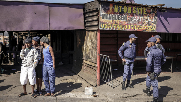 Afrique du Sud : 27 morts dans deux fusillades à Johannesburg et au Cap Afrique du Sud : 27 morts dans deux fusillades à Johannesburg et au Cap