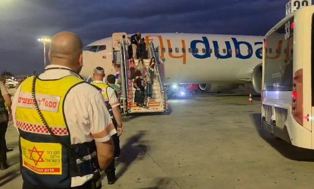 Vol Dubaï-Tel-Aviv : une violente bagarre entre les pilotes provoque un atterrissage d’urgence en Arabie saoudite Vol Dubaï-Tel-Aviv : une violente bagarre entre les pilotes provoque un atterrissage d’urgence en Arabie saoudite