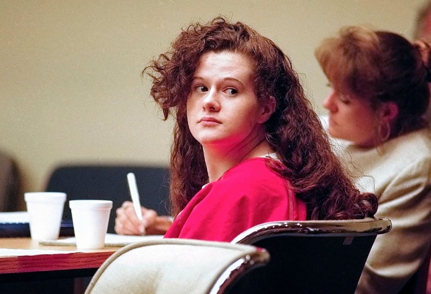Elle a passé 30 ans dans le couloir de la mort : qui est Christa Pike, dont l’exécution a échoué ? Elle a passé 30 ans dans le couloir de la mort : qui est Christa Pike, dont l’exécution a échoué ?