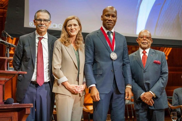 Distingué par l’Université Harvard, Didier Drogba revient sur son appel historique à la paix en Côte d’Ivoire