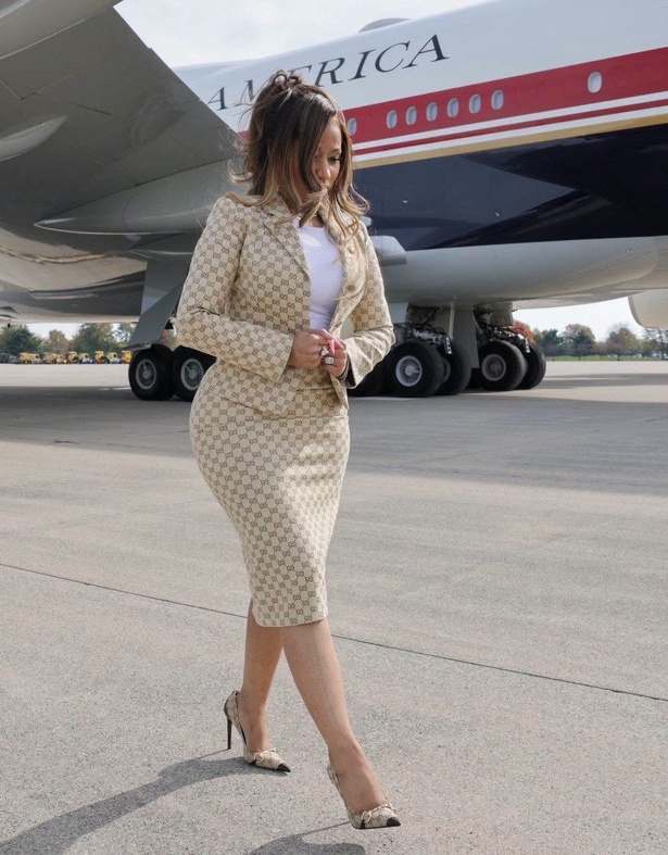 Donald Trump fait des commentaires sur les fesses de Nicki Minaj en plein meeting