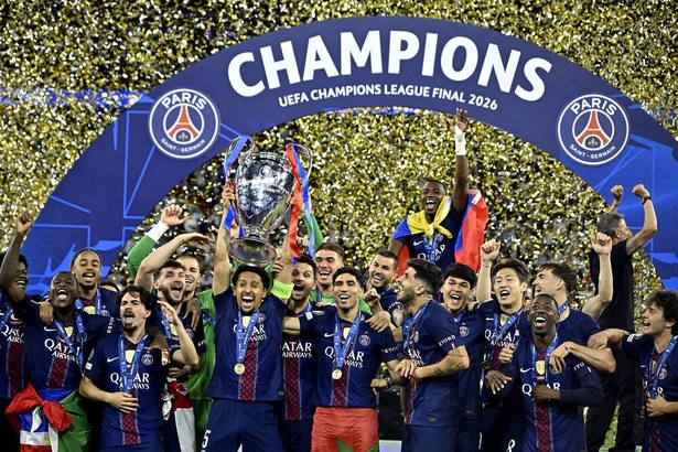 Ballon d’Or 2026 : le PSG sacré meilleur club masculin pour la deuxième année consécutive Ballon d’Or 2026 : le PSG sacré meilleur club masculin pour la deuxième année consécutive