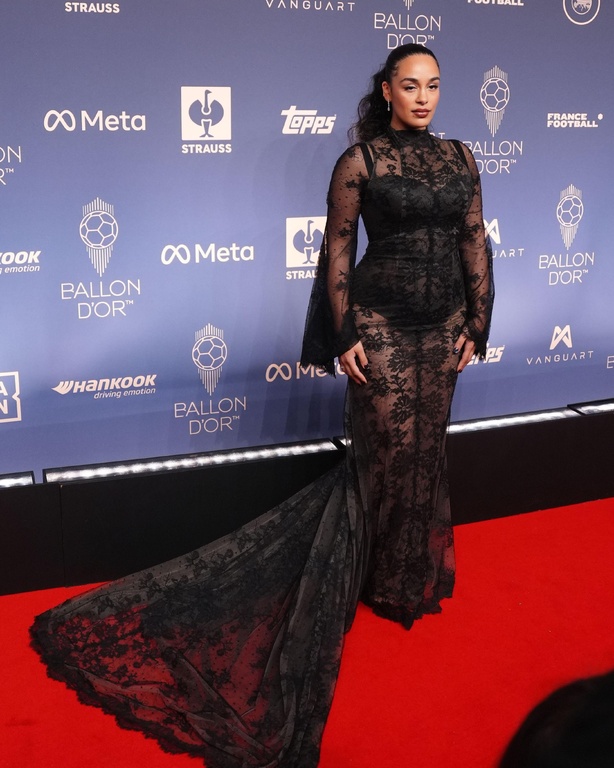 Jorja Smith : qui est cette chanteuse britannique à la voix envoûtante qui a marqué le Ballon d’Or 2026 ? Jorja Smith : qui est cette chanteuse britannique à la voix envoûtante qui a marqué le Ballon d’Or 2026 ?
