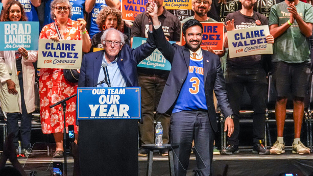 États-Unis: de Bernie Sanders à Zohran Mamdani, le retour en force des socialistes américains États-Unis: de Bernie Sanders à Zohran Mamdani, le retour en force des socialistes américains