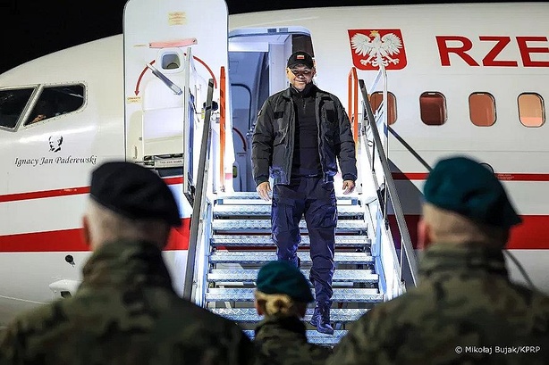 Pologne : le président Karol Nawrocki annule son voyage officiel au Sénégal et fait demi-tour en plein vol