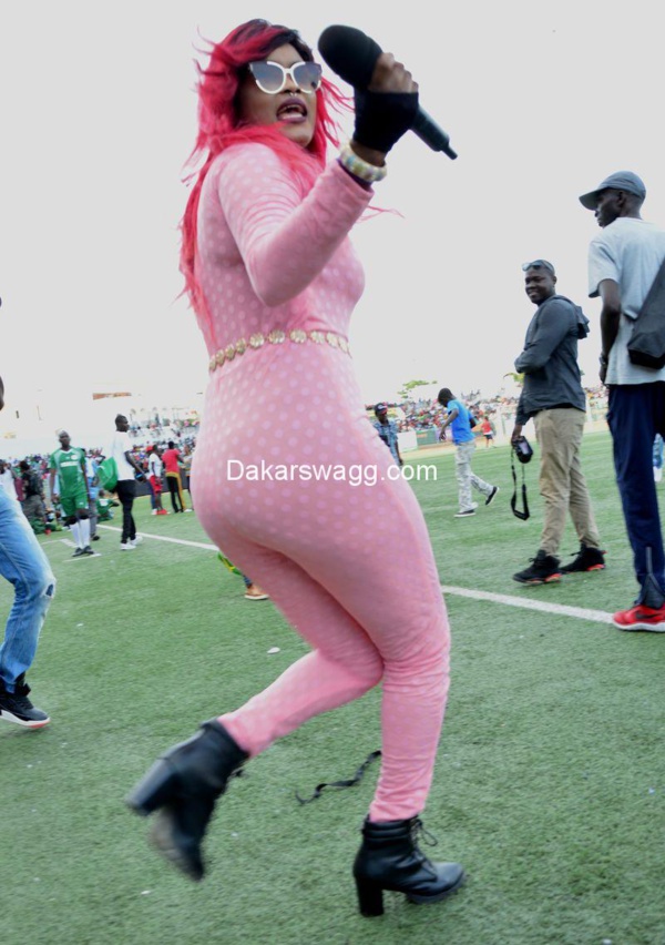 (Photos ) Déesse major choque encore tout le monde avec son habillement (Photos ) Déesse major choque encore tout le monde avec son habillement