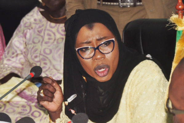 Nafi Ngom Keïta:« Quand on est président de la république, on doit être juste et franc » Nafi Ngom Keïta:« Quand on est président de la république, on doit être juste et franc »