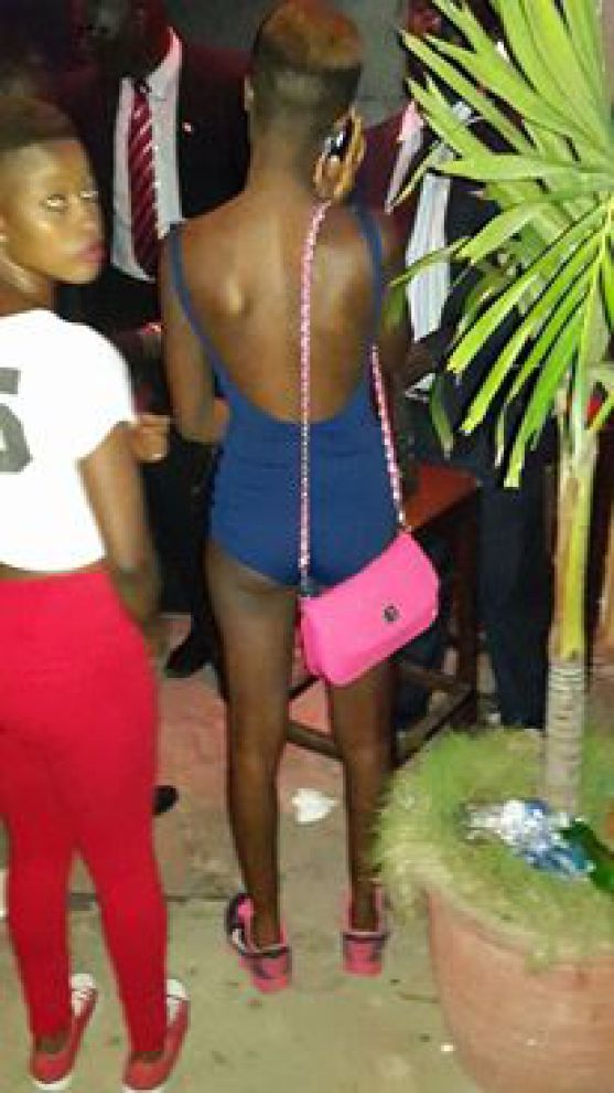 Incroyable aux almadies :Cette fille a voulu entrer au « Patio » avec cette tenue,mais...