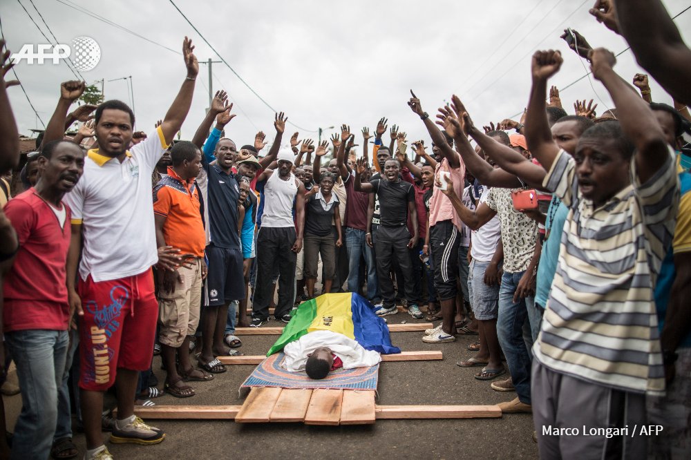 Gabon : cinq morts dans des heurts, 27 opposants toujours retenus au QG de Jean Ping