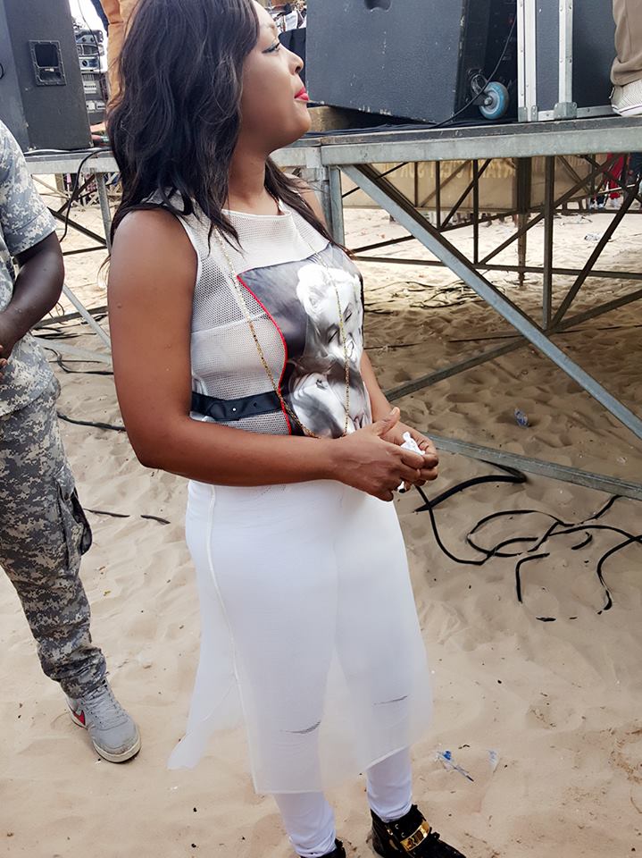 (Photos) - Le look séduisant de Titi à la plage Bceao