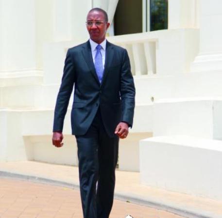 Abdoul Mbaye a quitté Dakar hier pour Paris avec beaucoup de difficultés