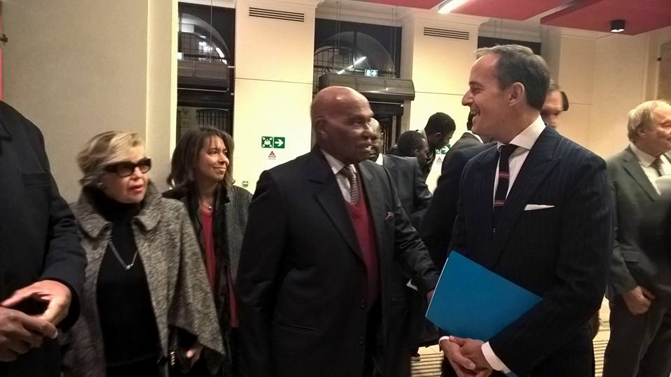 A Paris: Me Wade fait le « buzz » et « brûle » le PSE